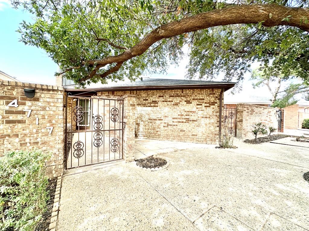 Property Photo: 4717 Fielder St TX 79707