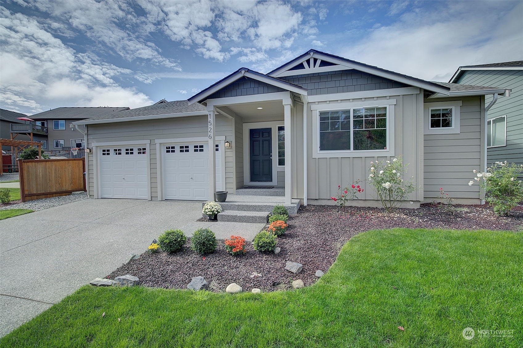 Property Photo:  1526 E Gateway Heights Loop  WA 98284 