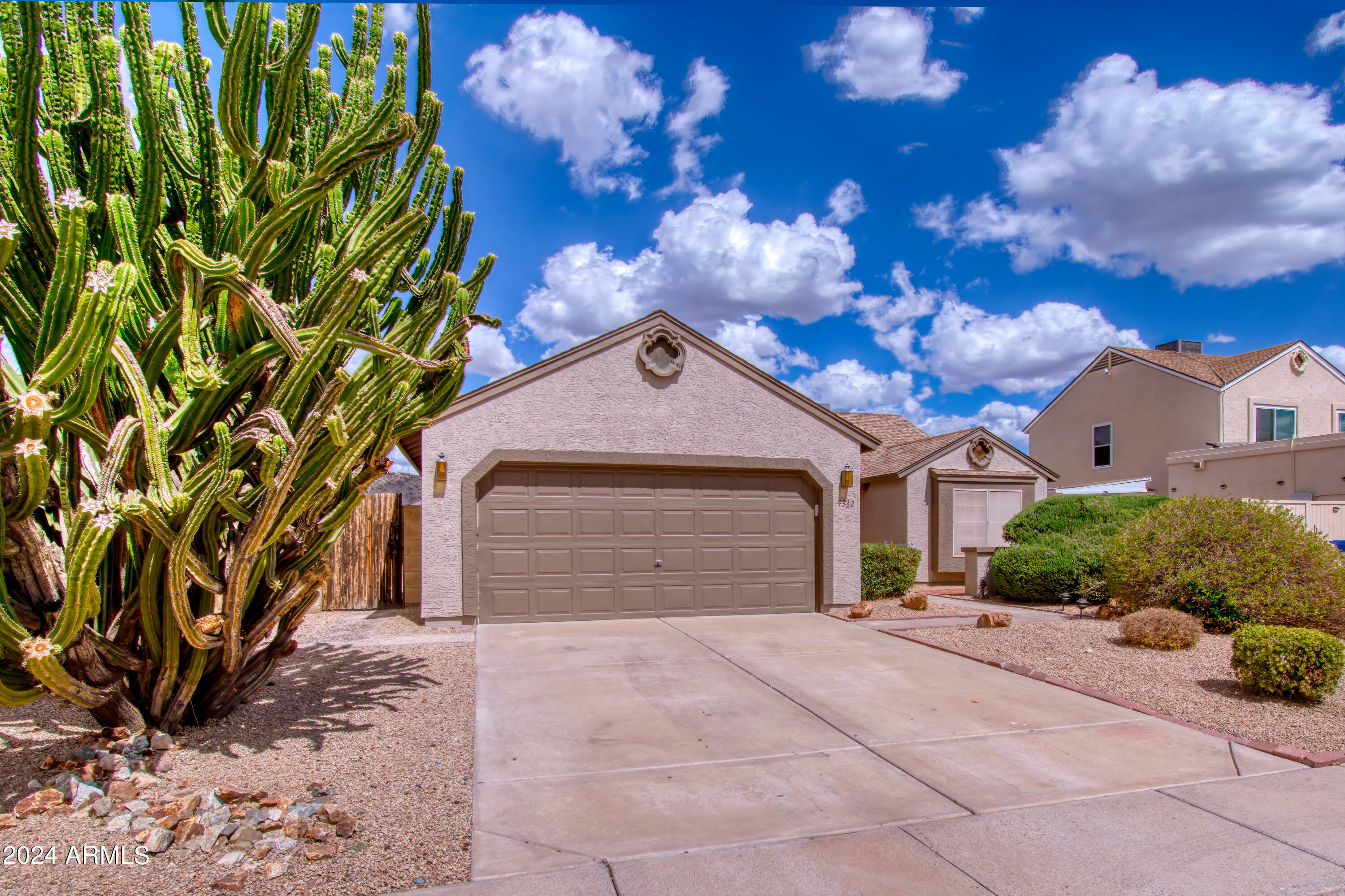 Property Photo:  4332 W Topeka Drive  AZ 85308 