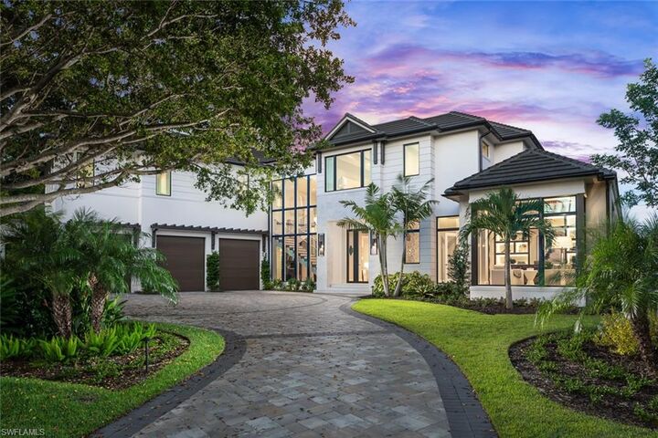 Property Photo: 3131 Gin Ln FL 34102