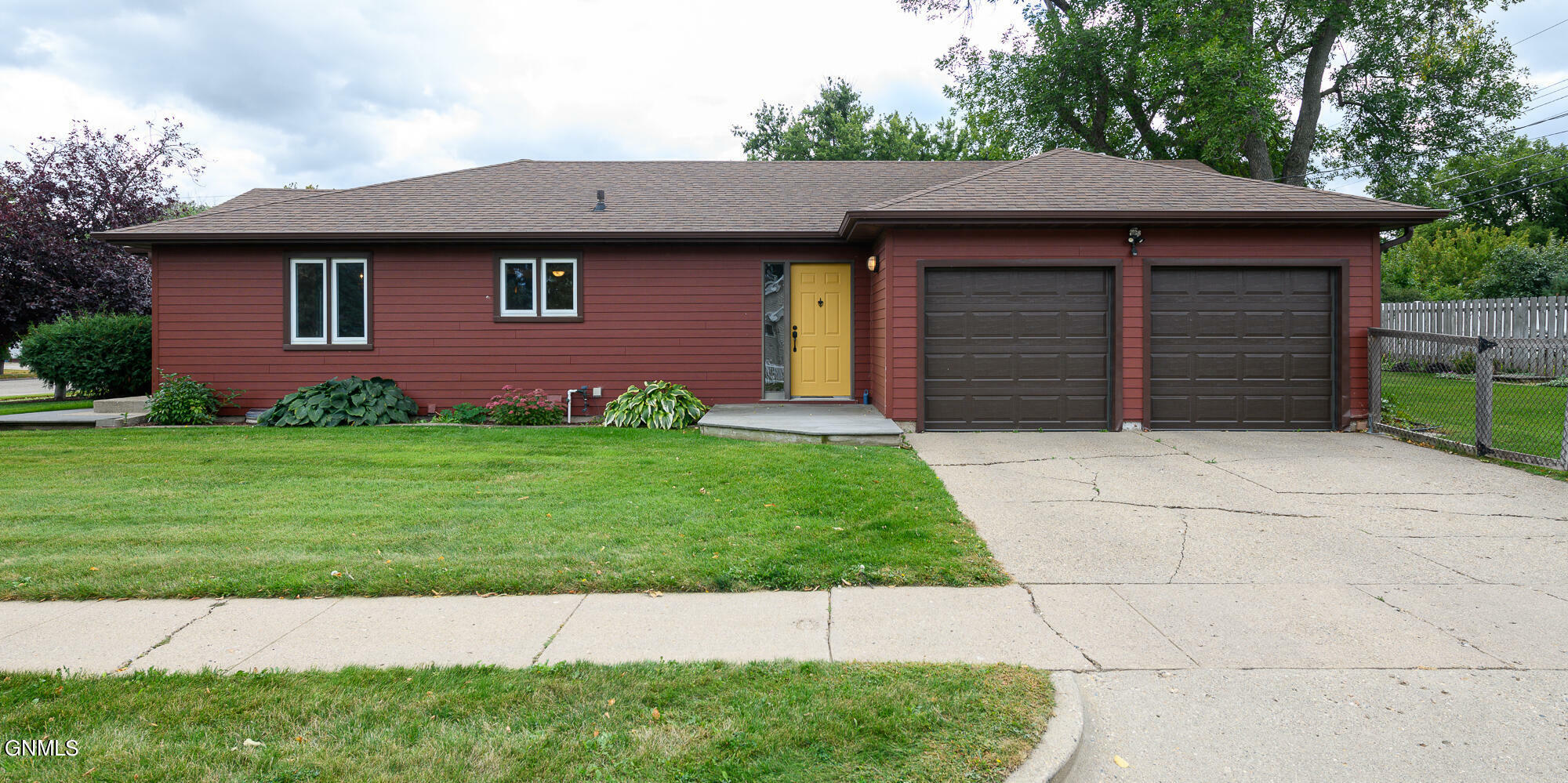 Property Photo:  1120 Mandan Street  ND 58501 