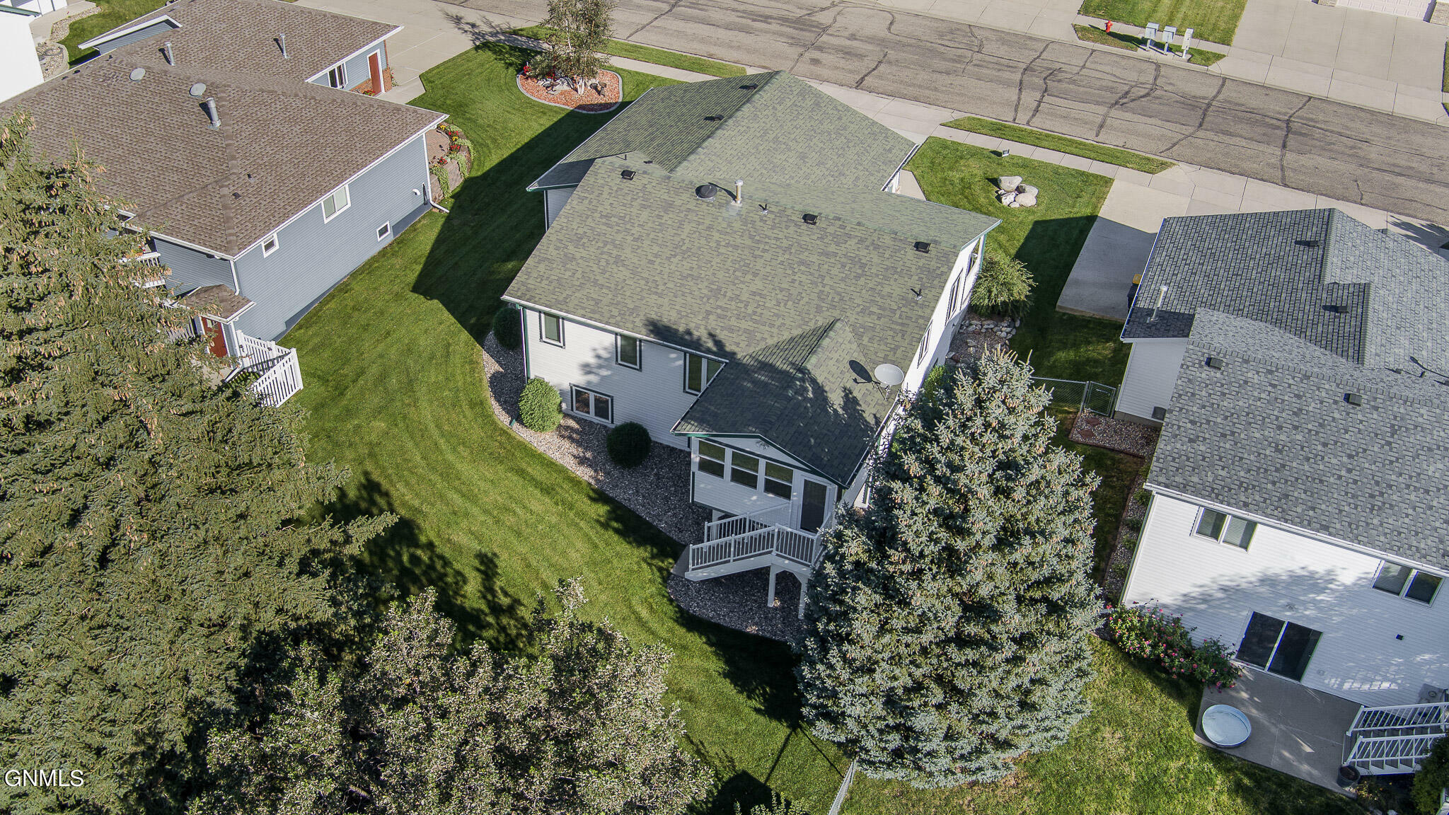 Property Photo:  121 E Edmonton Drive  ND 58503 