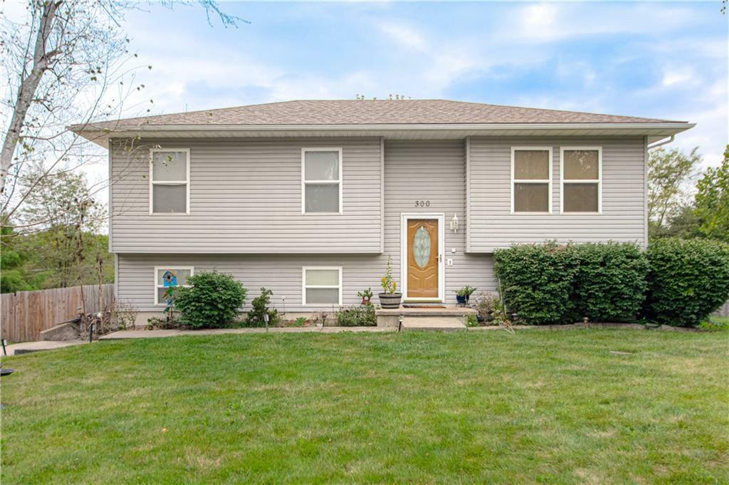 Property Photo:  300 N Redbird Street  MO 64477 