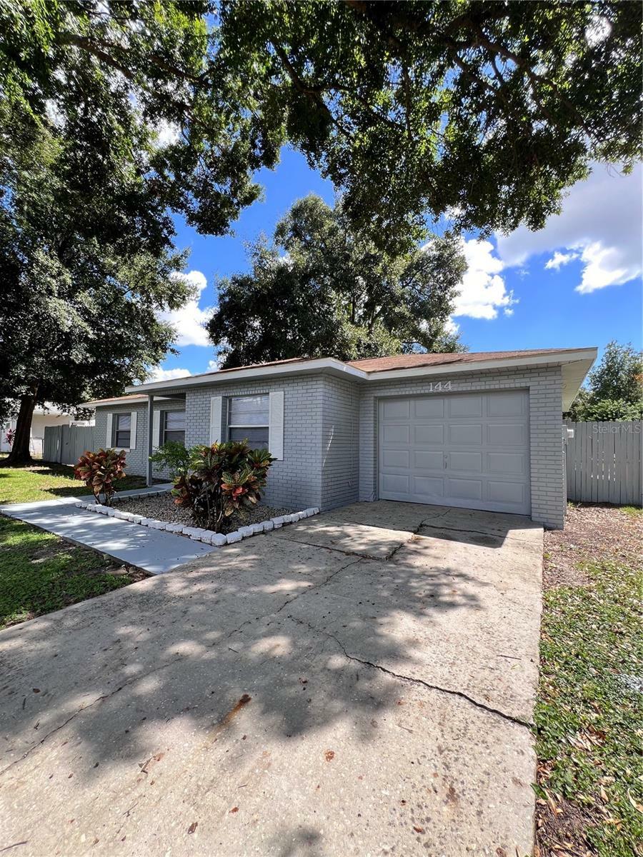 Property Photo:  144 Honey Bee Lane  FL 33868 