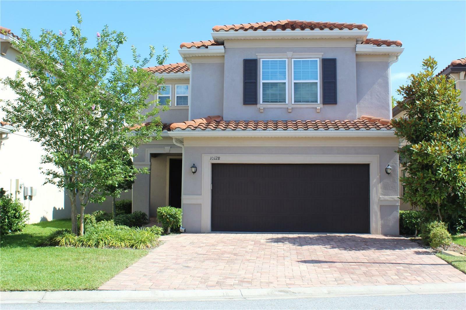 Property Photo: 10128 Grand Oak Circle FL 33708