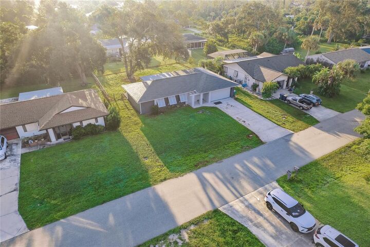 Property Photo:  2106 Wonderwin Street  FL 33948 