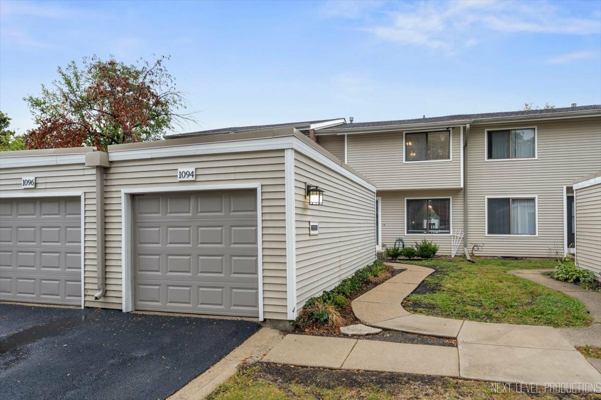 Property Photo: 1094 Cascade Drive IL 60506