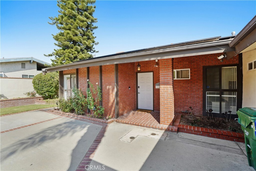 Property Photo:  11718 Paso Robles Avenue  CA 91344 