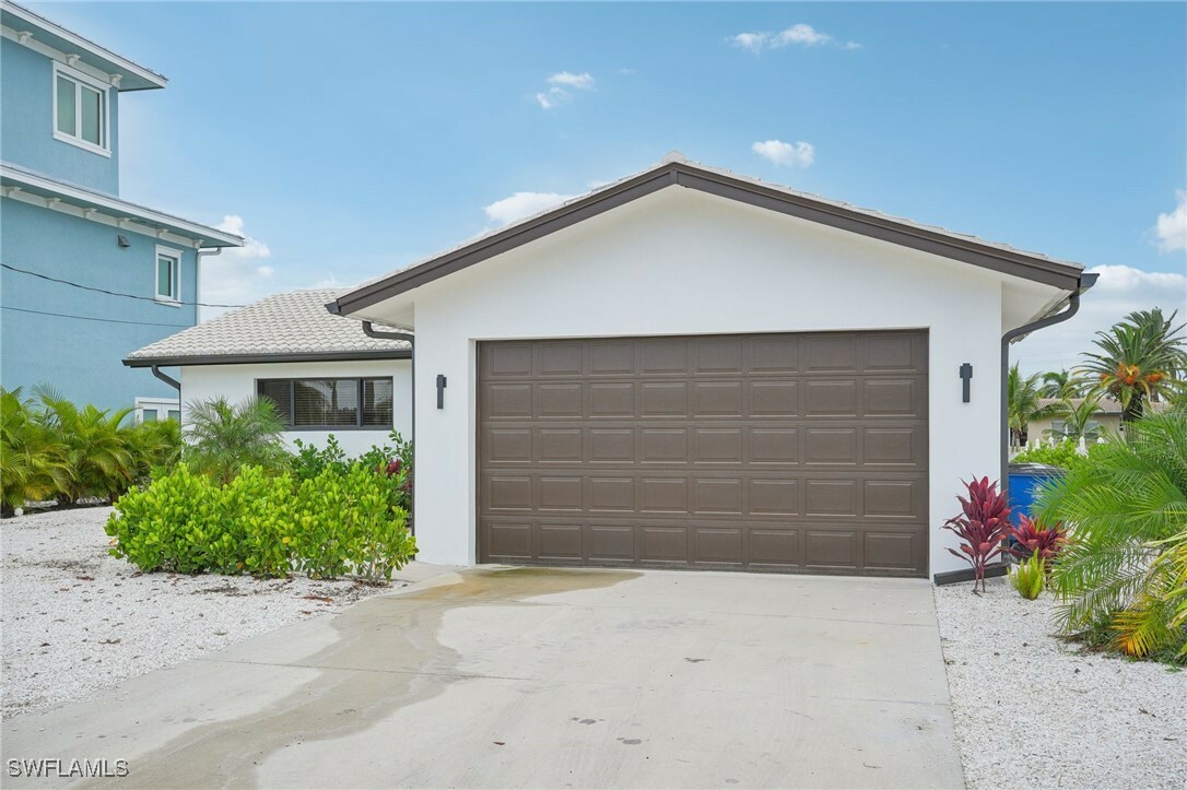 Property Photo:  268 Ibis Street  FL 33931 