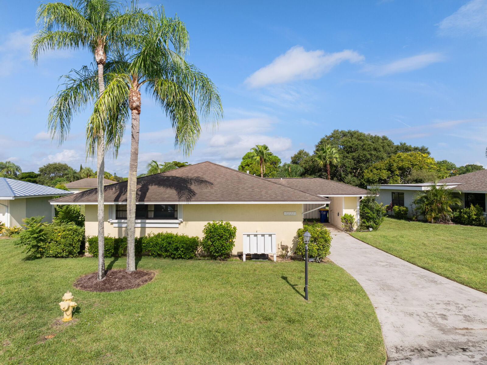 Property Photo: 5233 SE Sea Island Way FL 34997
