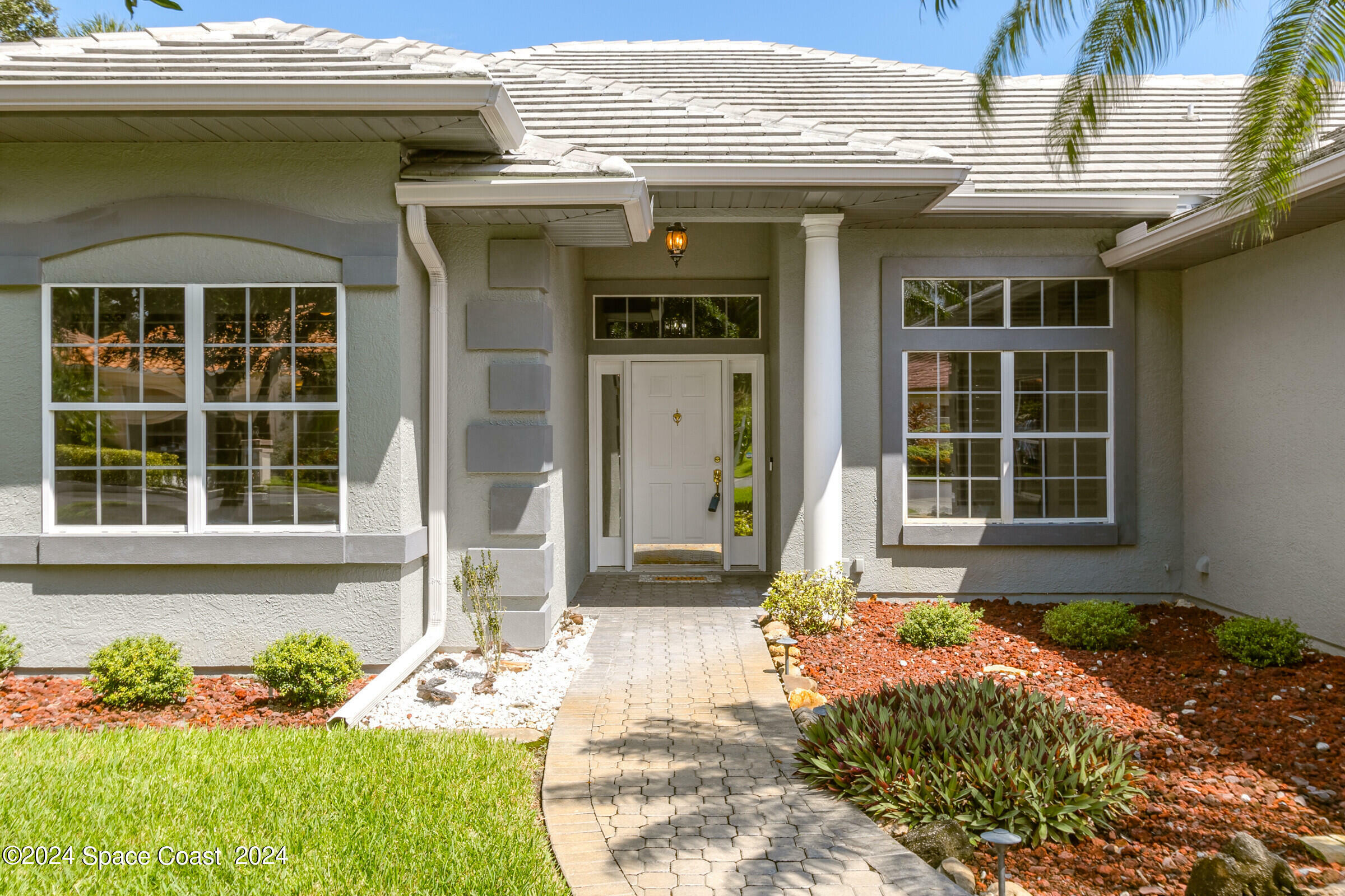 Property Photo: 801 Florencia Circle FL 32780