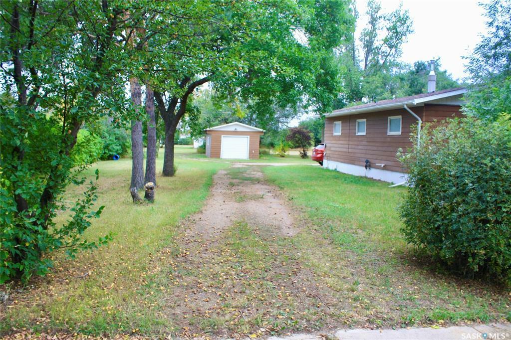 Property Photo:  405 Macdonald Avenue  SK S0G 0V0 