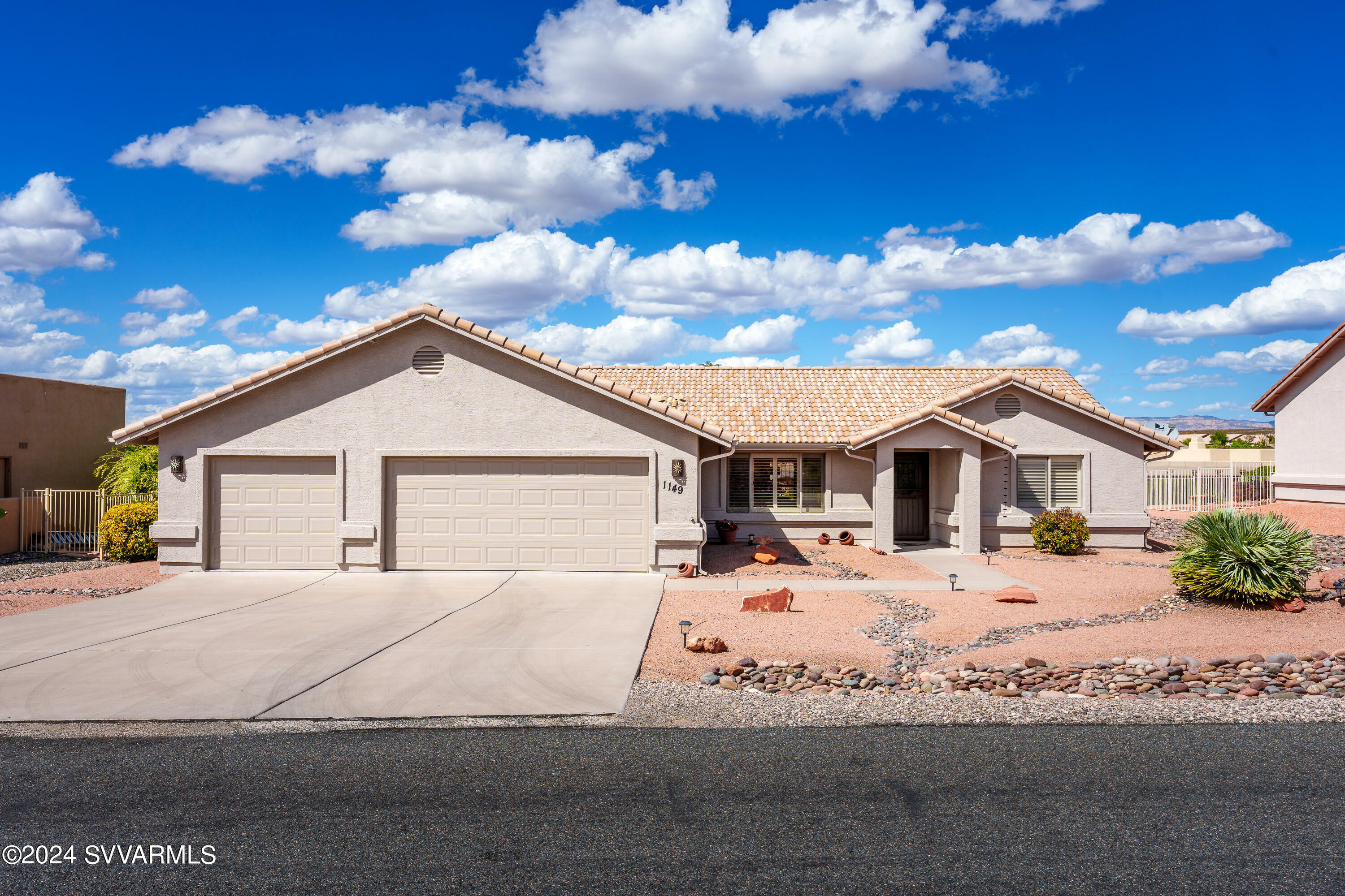 Property Photo: 1149 S Verde Santa Fe Pkwy AZ 86325