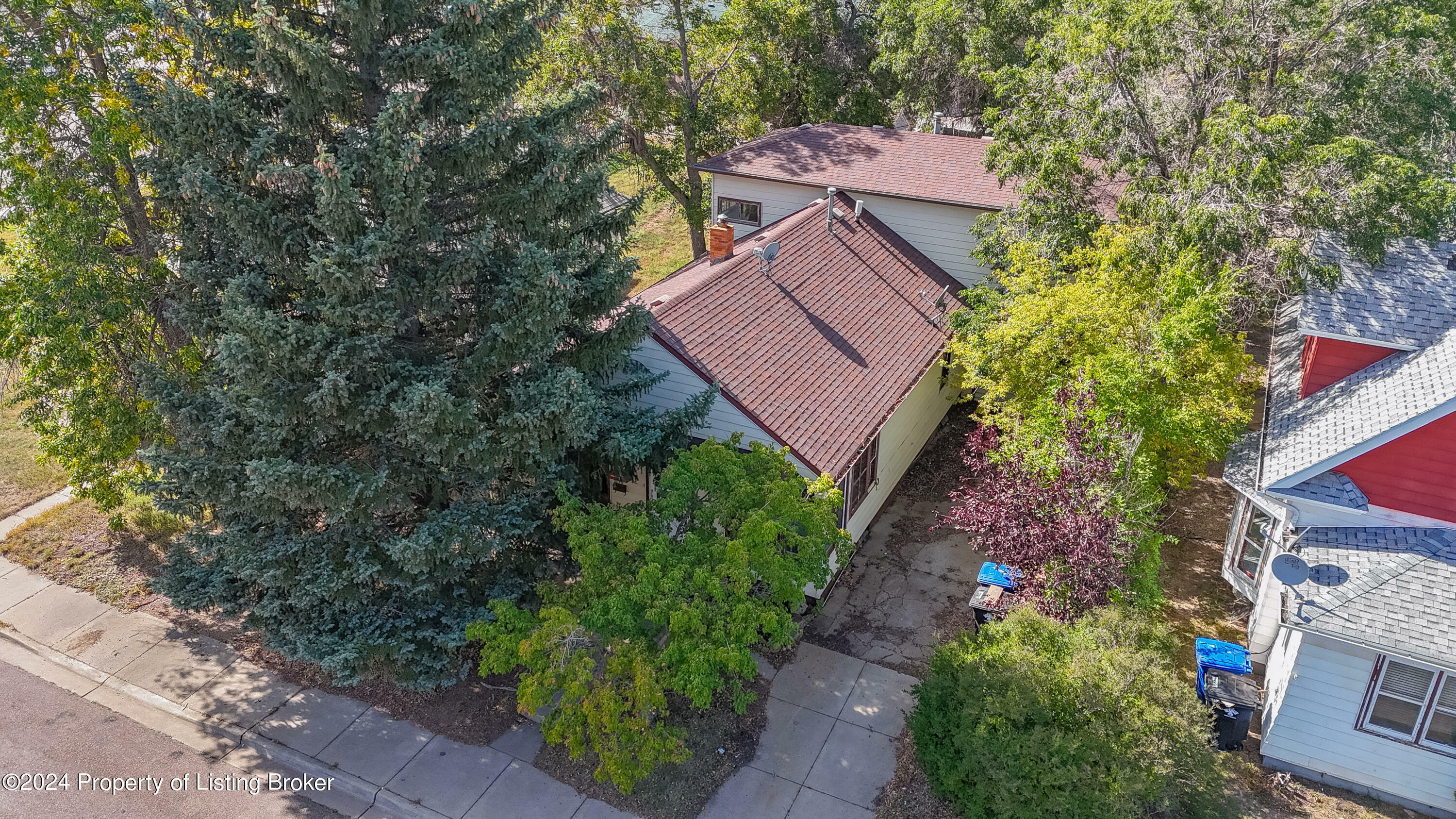 Property Photo:  37 8th Avenue W  ND 58601 