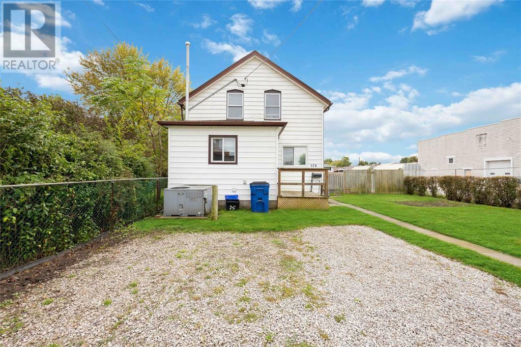 Property Photo:  576 Wallace Street  ON N8A 4K7 