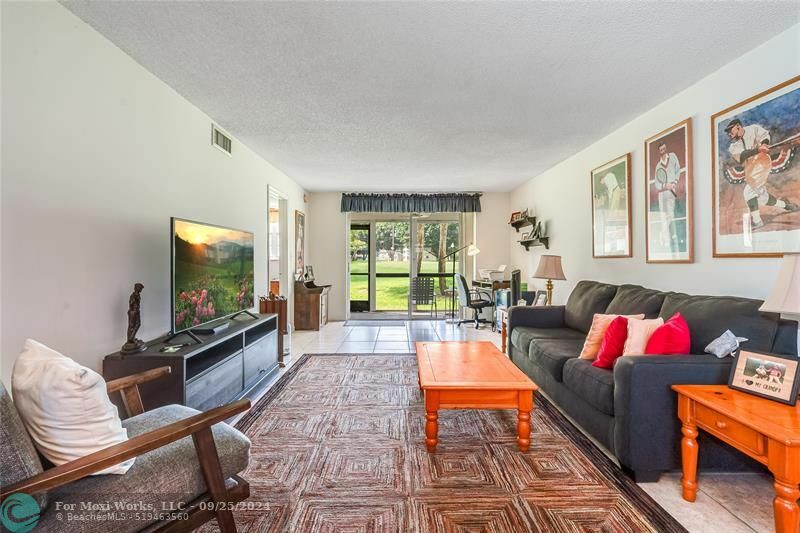 Property Photo:  811 S Hollybrook Dr 106  FL 33025 