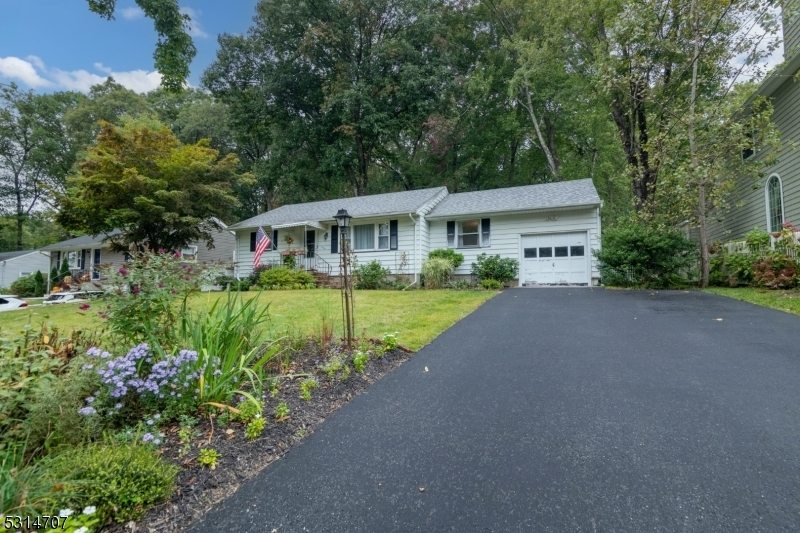 Property Photo:  133 Vreeland Ave  NJ 07403 