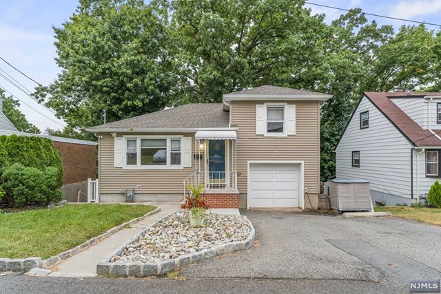 Property Photo:  406 Northwood Way  NJ 07650 