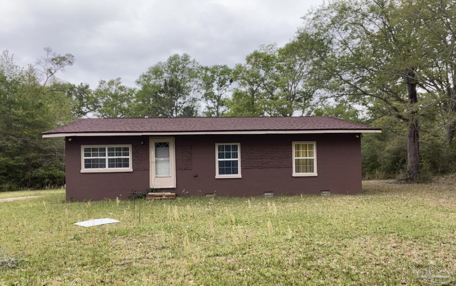 Property Photo: 4742 Richardson Rd FL 32577