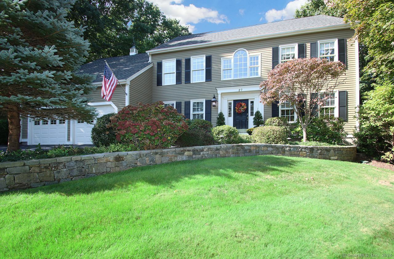 Property Photo:  27 Cobblestone Drive  CT 06518 