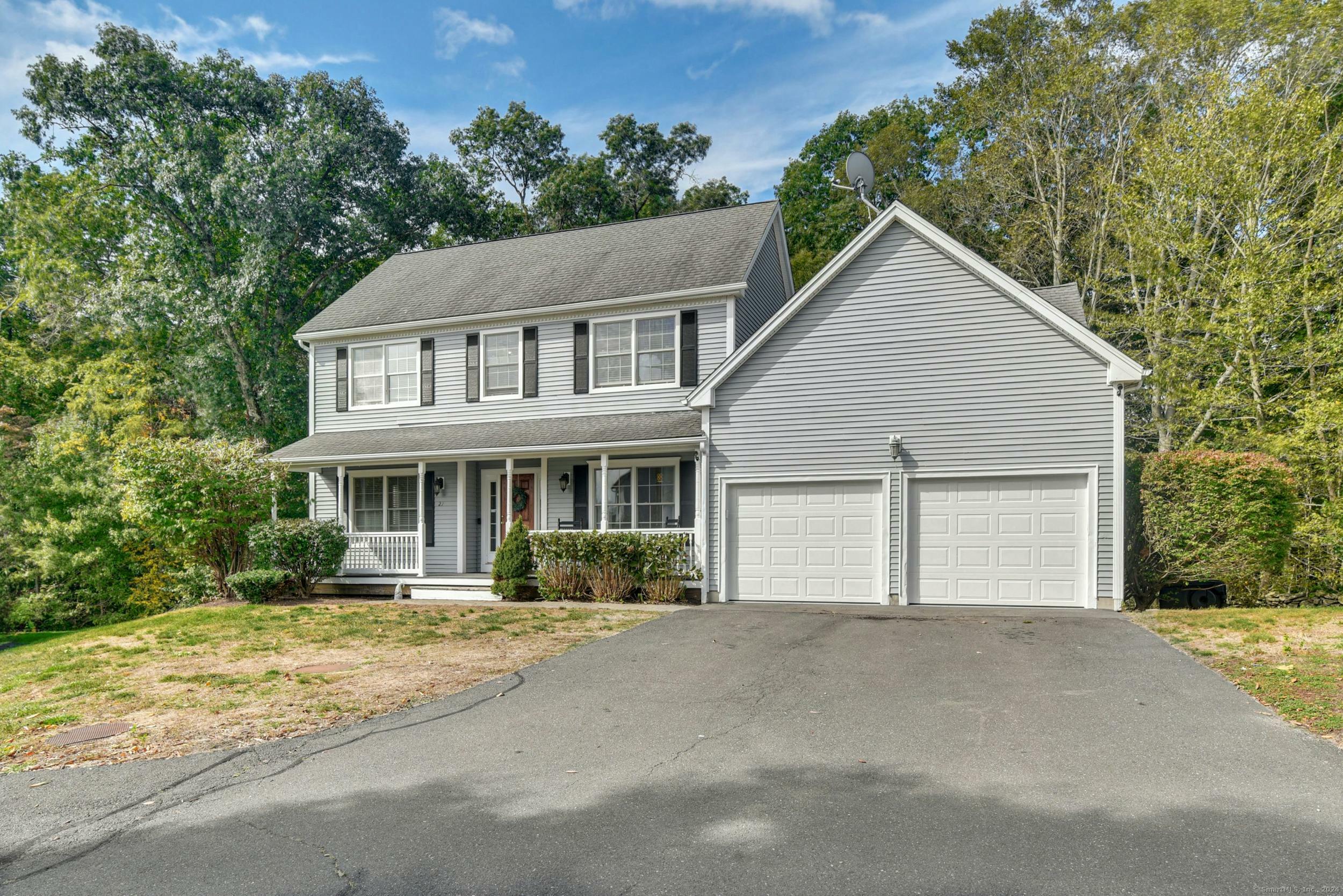 Property Photo:  27 Castlewood Drive 27  CT 06468 