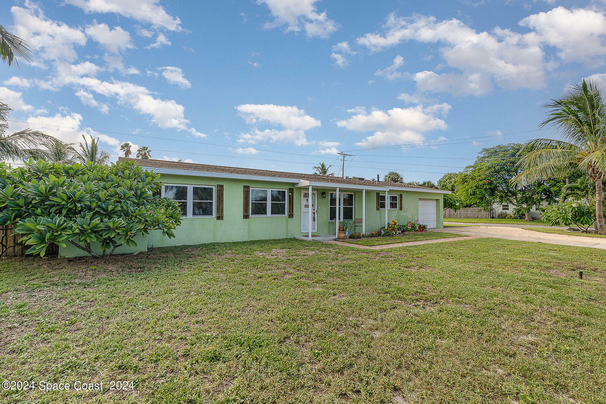 Property Photo:  117 Coral Reef Drive  FL 32937 