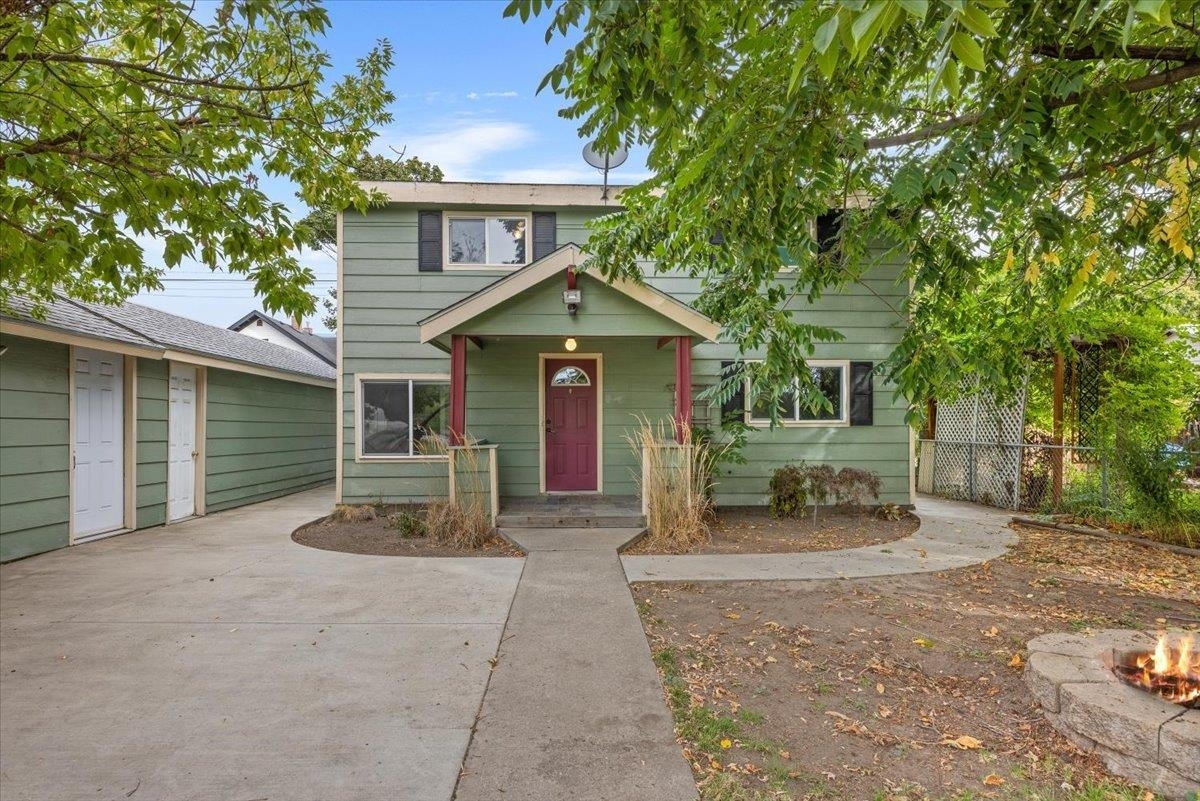 Property Photo:  724 W Kiernan Ave  WA 99205 