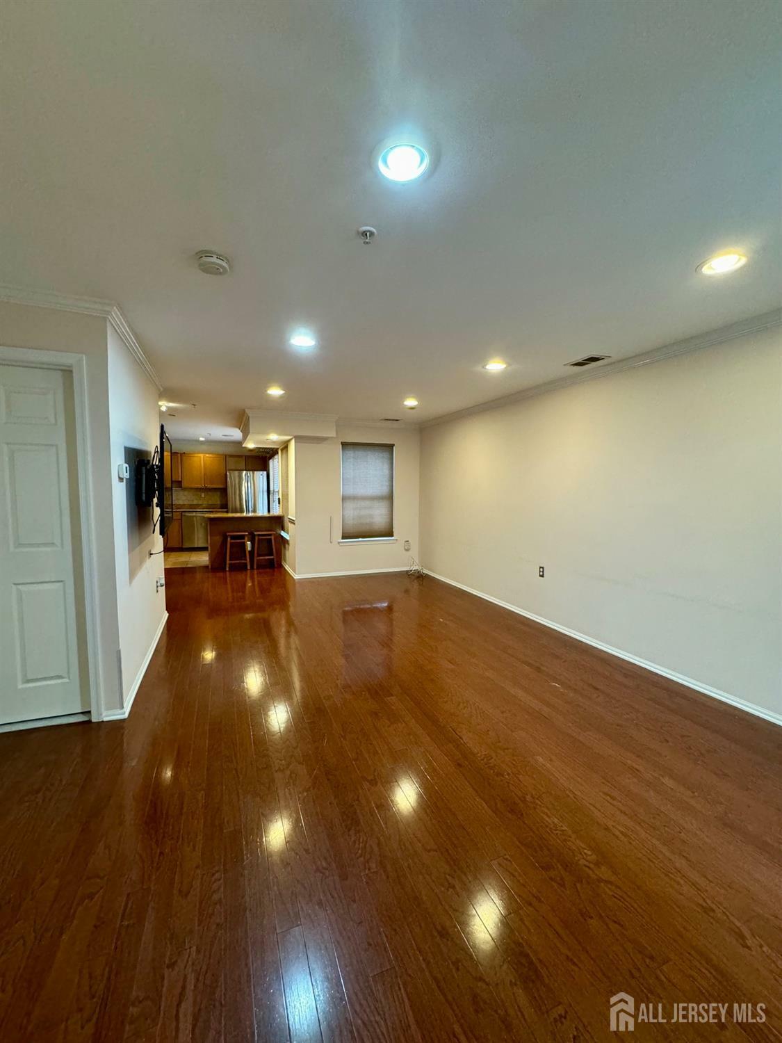 Property Photo:  410 Great Beds Court  NJ 08861 