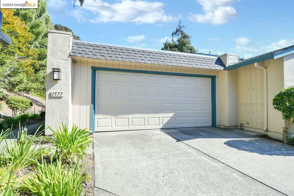 Property Photo:  1577 London Cir  CA 94510 