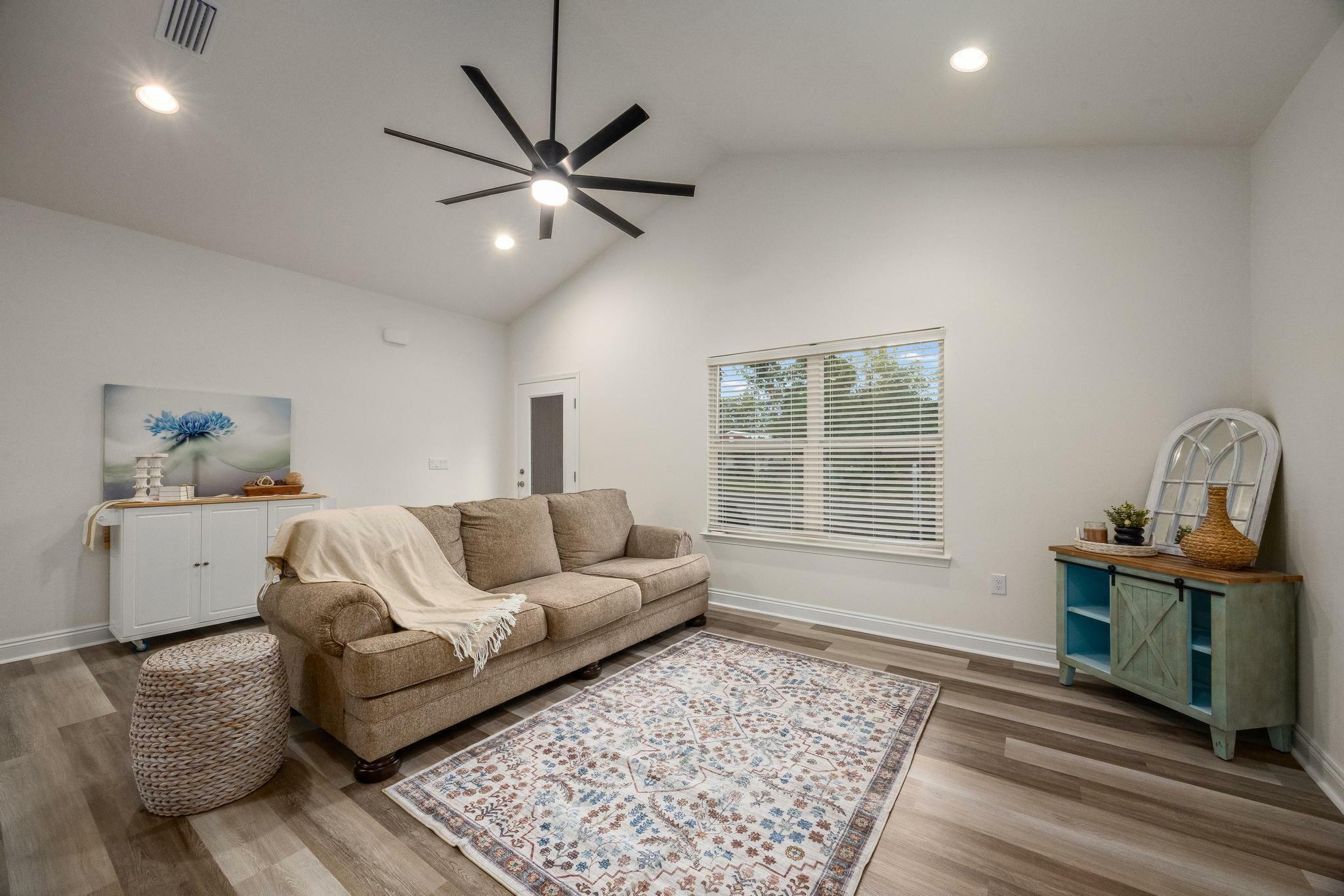 Property Photo:  160 Oak Lane  FL 32536 