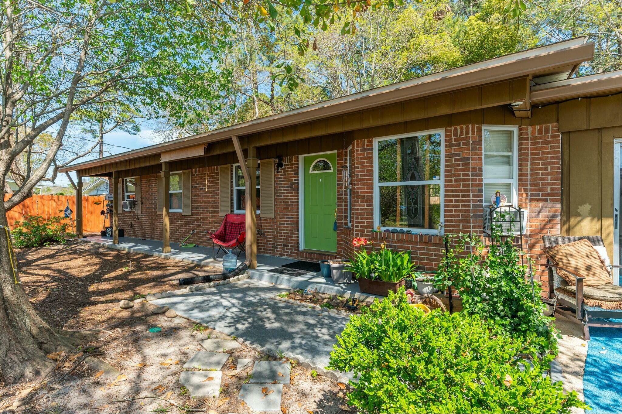 Property Photo: 4 7th Street FL 32579