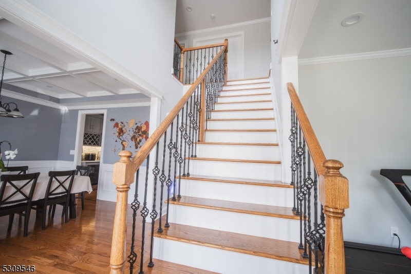 Property Photo:  7 Cornell Cir  NJ 07066 