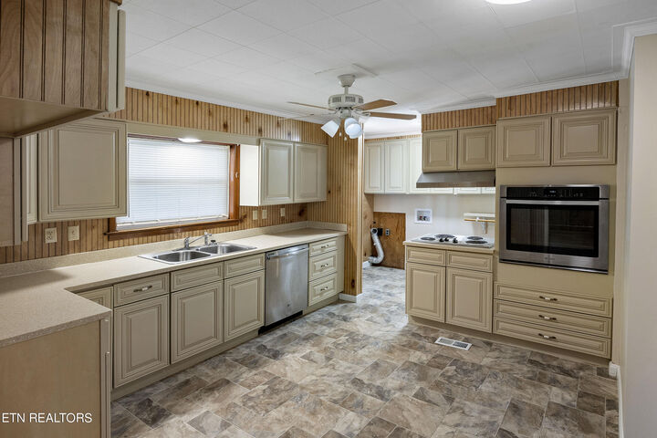 Property Photo: 118 Cahill Lane TN 37830
