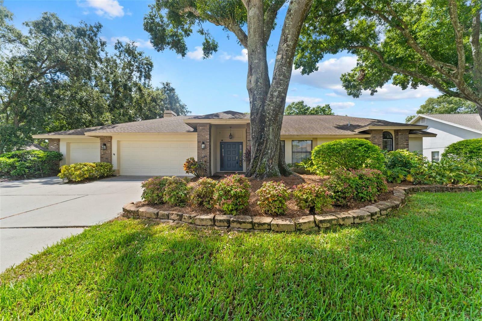 Property Photo:  6202 Iroquois Ct  FL 33556 