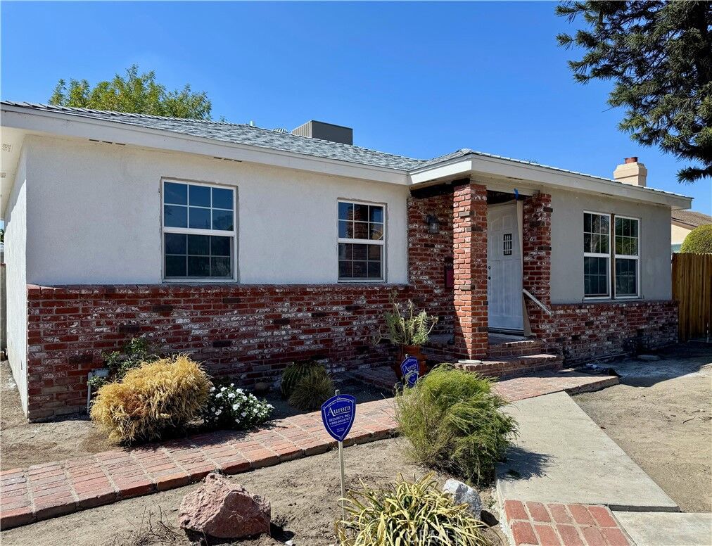 Property Photo:  8101 Vantage Avenue  CA 91605 