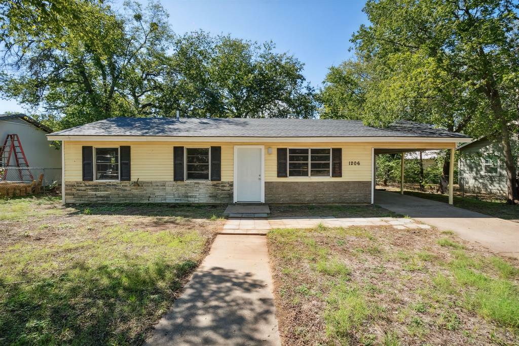 Property Photo:  1206 E SE 2nd Avenue  TX 76067 