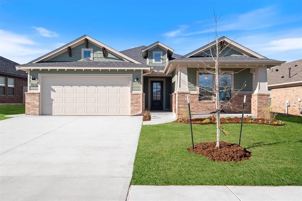 Property Photo: 3016 Red Cedar Way OK 73069