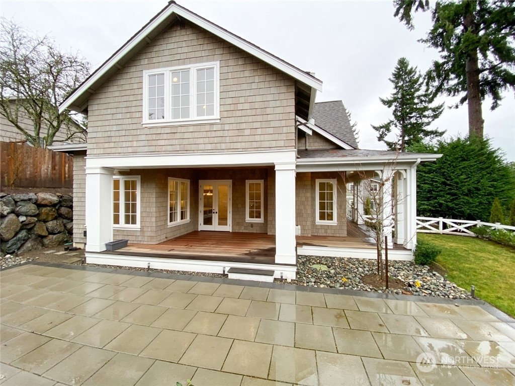 Property Photo:  310 15th Avenue  WA 98033 