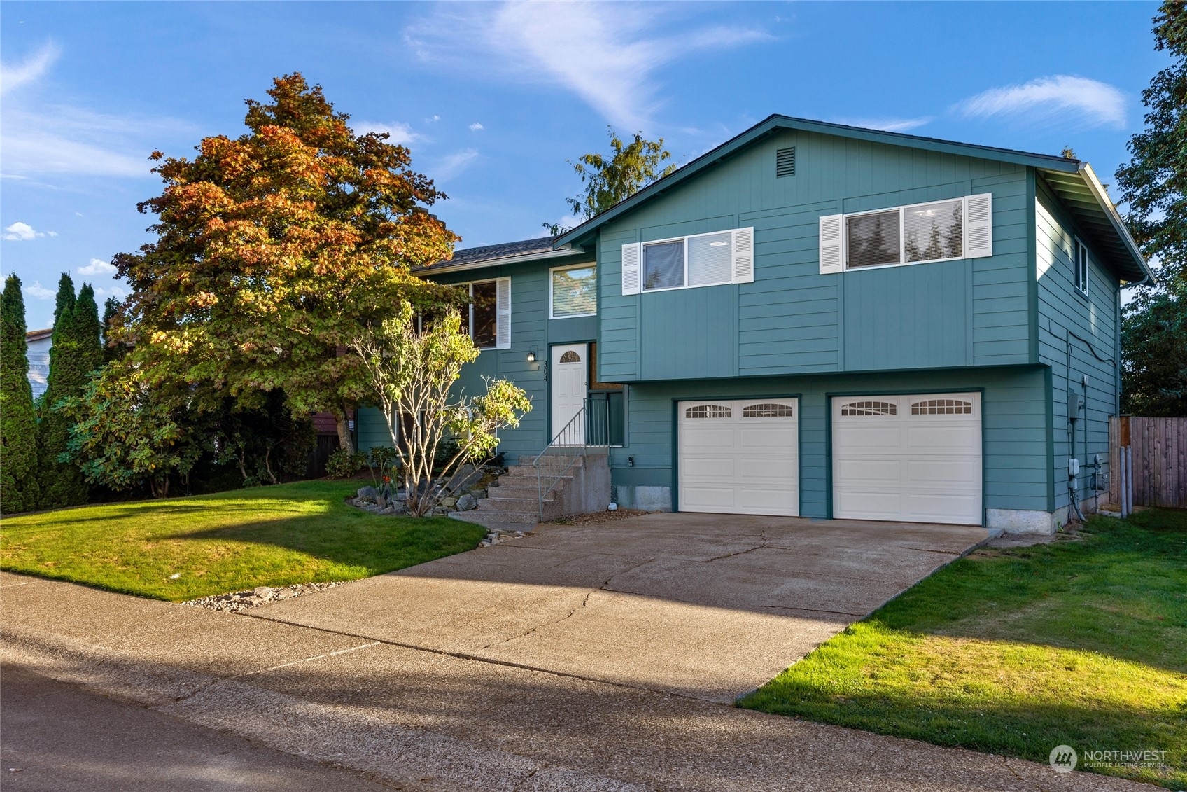 Property Photo: 304 214th Street SW WA 98021