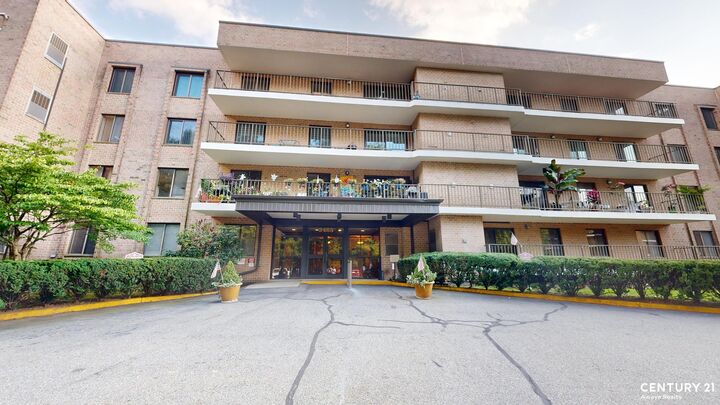 3465 Amboy Road 1-K  New York NY 10306 photo