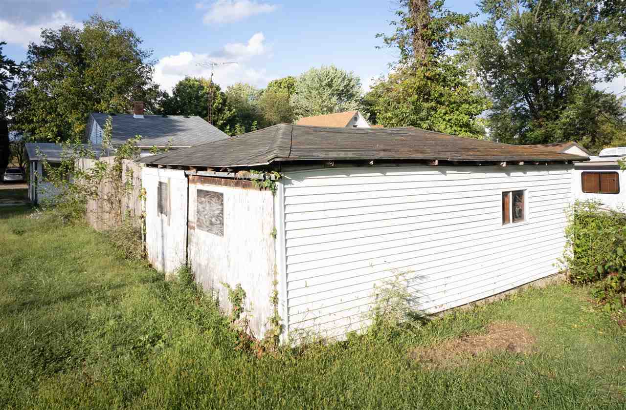 Property Photo:  307 W Main Street  IN 47357 