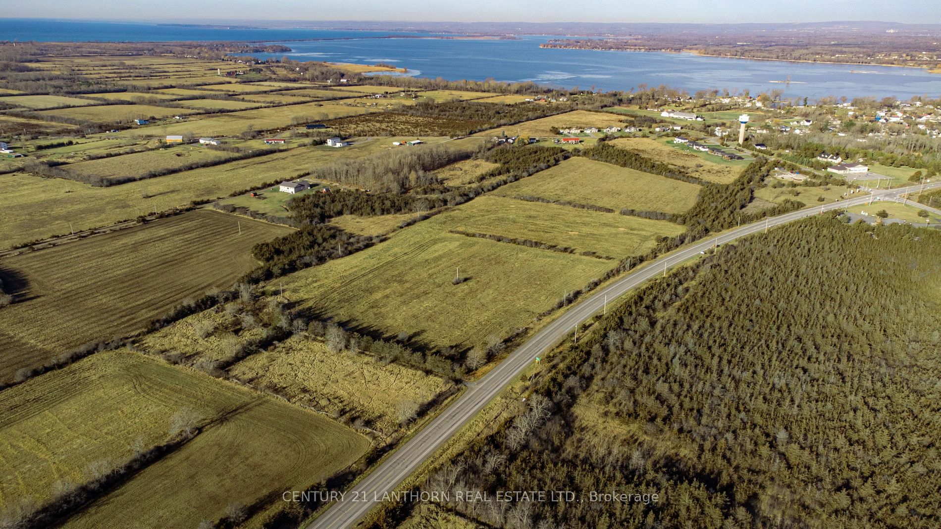 Photo de la propriété:  19931 Loyalist Pkwy  ON K0K 1T0 