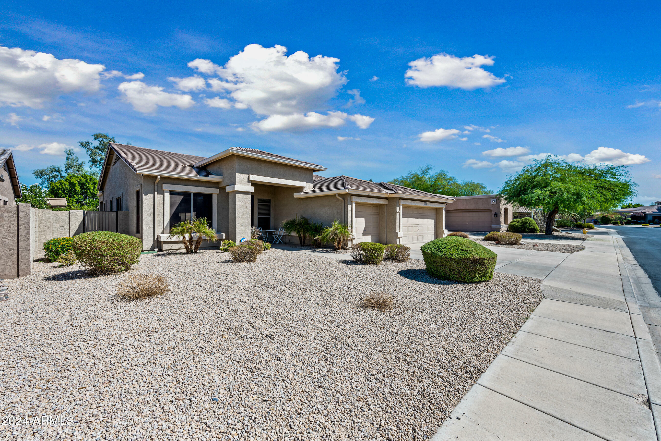 Property Photo:  5312 W Saint John Road  AZ 85308 