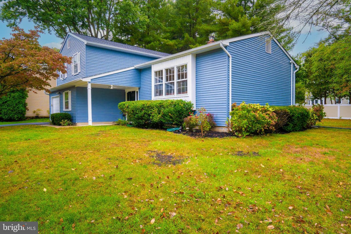 Property Photo:  62 Hamilton Lane  NJ 08536 