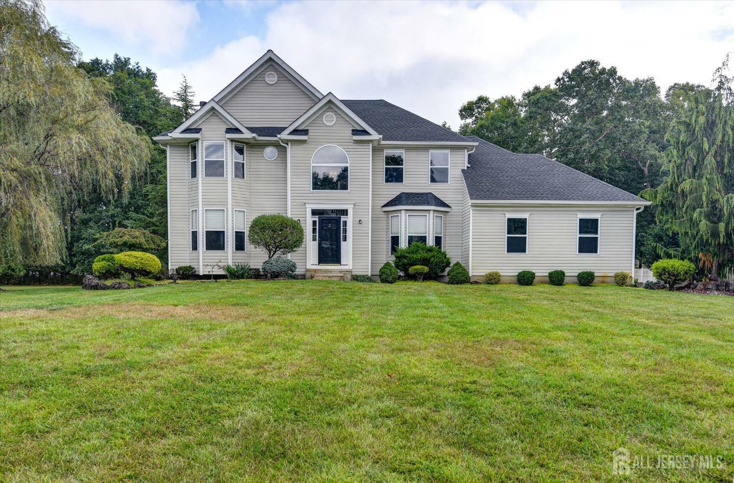 Property Photo:  3 Meadowlark Court  NJ 08527 