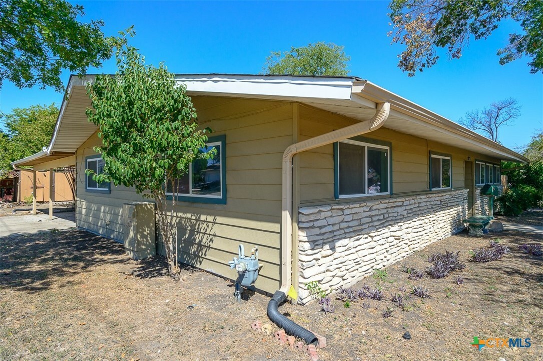 Property Photo:  1129 Chippendale Drive  TX 76549 