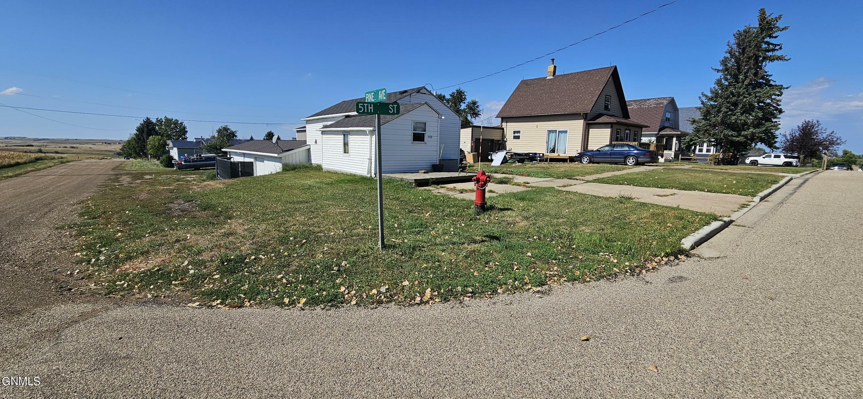 Property Photo:  312 5th Street S  ND 58563 