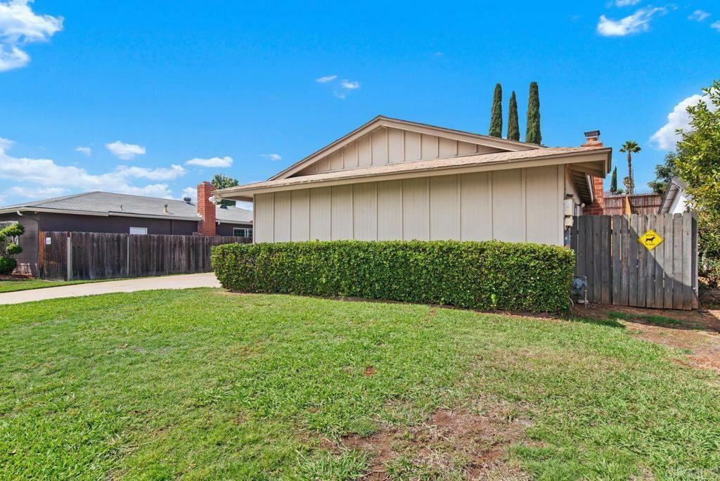 Property Photo:  1522 York Place  CA 92027 