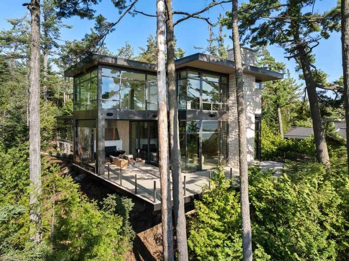 3087 Forrest  Harbor Springs MI 49740 photo