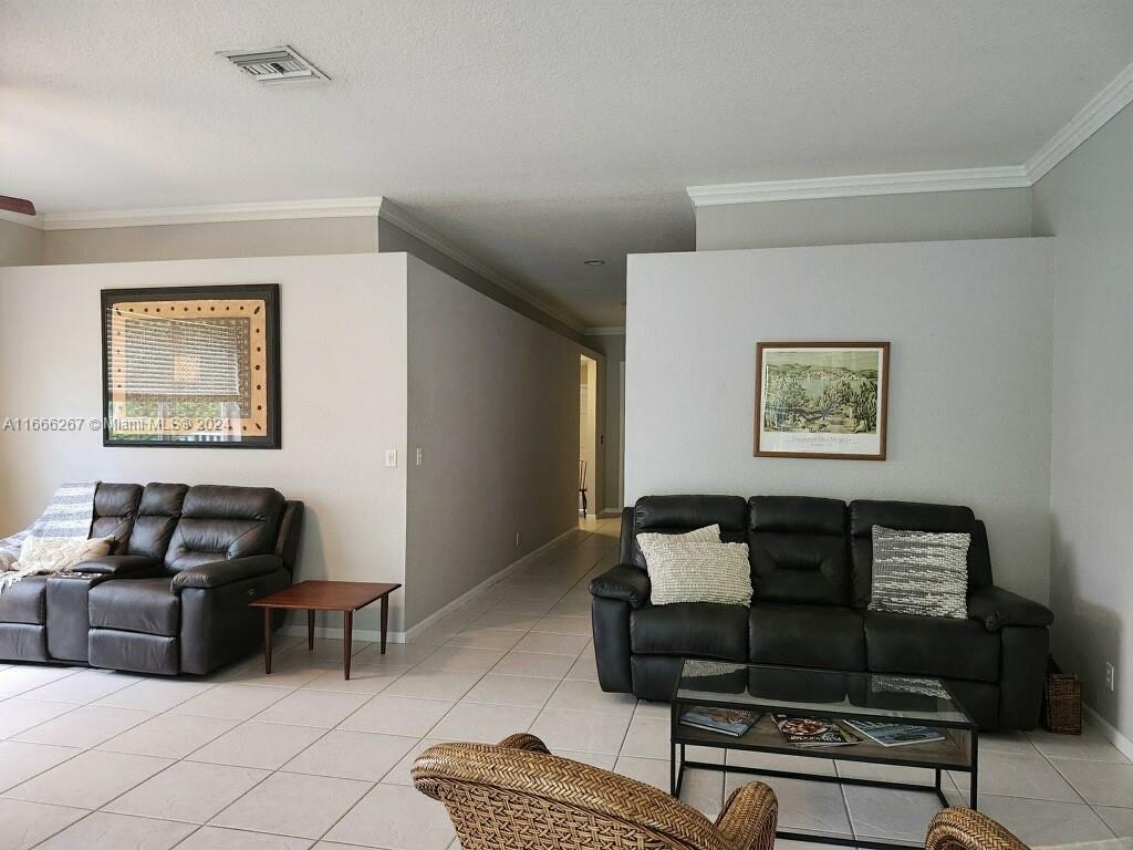 Property Photo:  7443 NW 70th Ave  FL 33067 